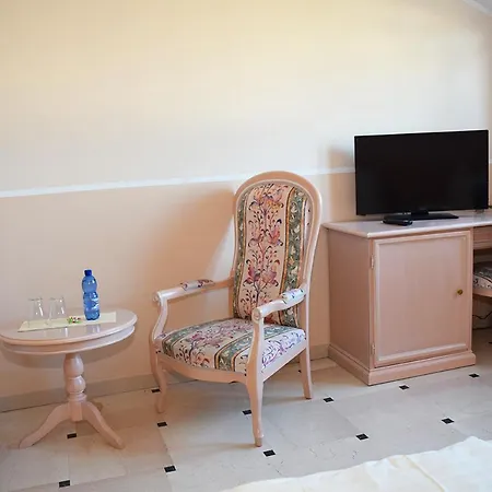 Gaestehaus Barese Bed & Breakfast 3*